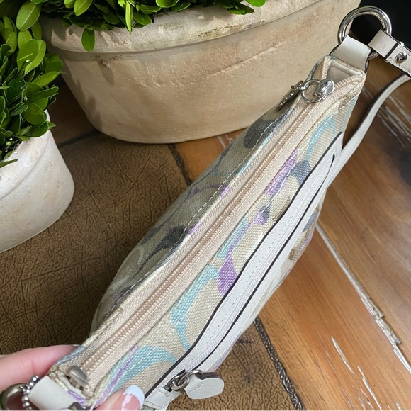 Coach Optic Linen Signature C Small Pleated Crossbody Bag - Picture 10 of 12